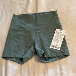 lululemon wunder train high rise Short 4in, Grey Eucalyptus, size 8